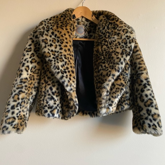 Forever 21 Jackets & Blazers - F21 Faux Fur Black Brown Cream Cheetah 🐆 jacket soft comfy stylish animal print